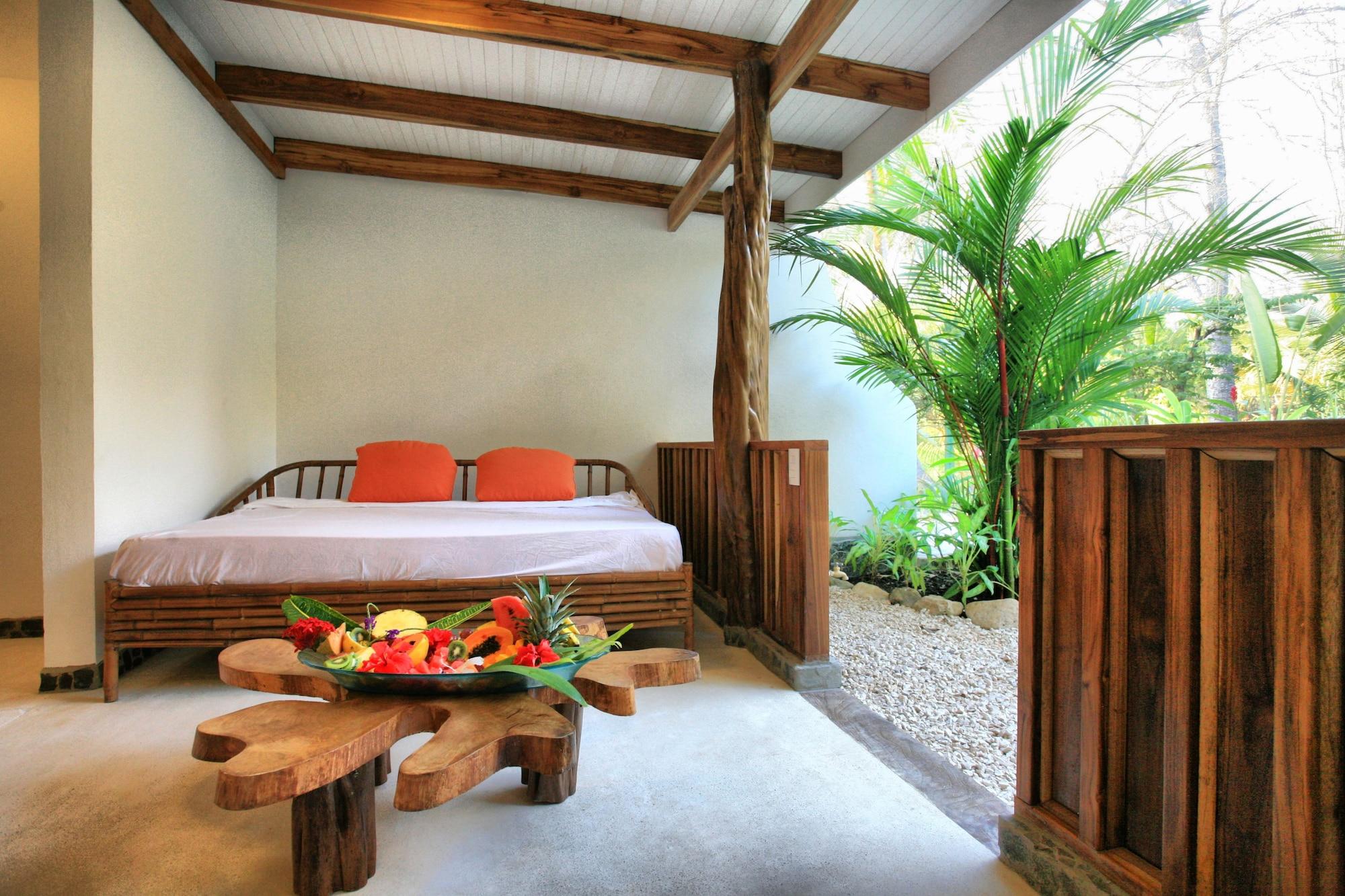 Hotel Tropico Latino Playa Santa Teresa  Exterior photo